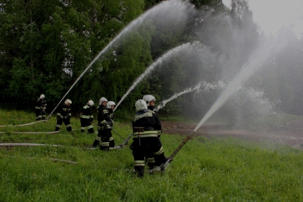 Огнеборцы оттачивали навыки по борьбе с лесными пожарами