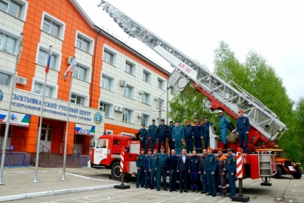 В Сыктывкарском учебном центре ФПС успешно закончили обучение водители пожарных автолестниц