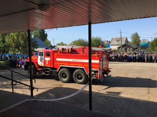 Педагоги и школьники учились эвакуации при пожаре
