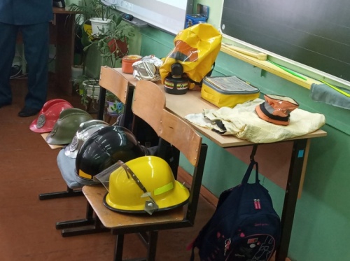 Пожарные и спасатели Коми проводят открытые уроки безопасности